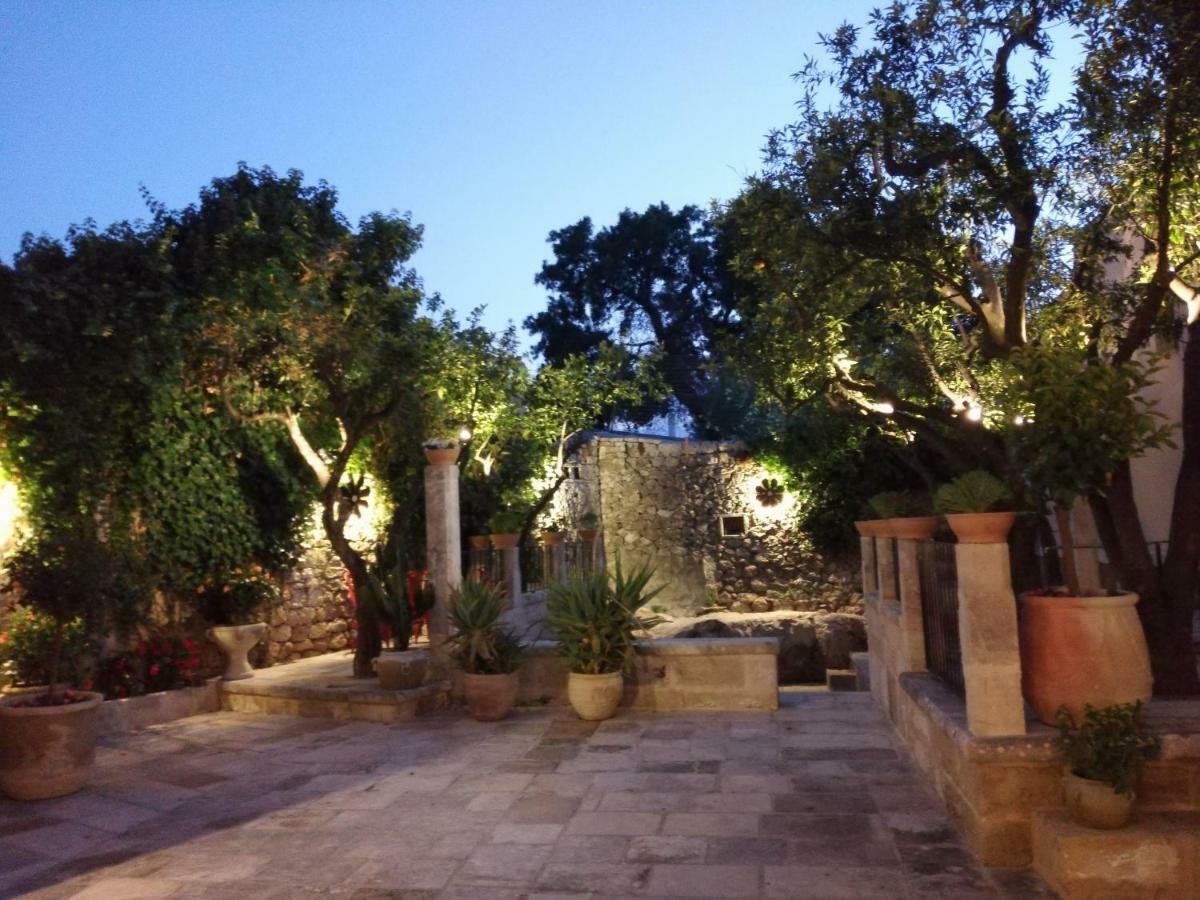 Palazzo Mandurino Luxury Relais Bed & Breakfast Zollino Exterior foto